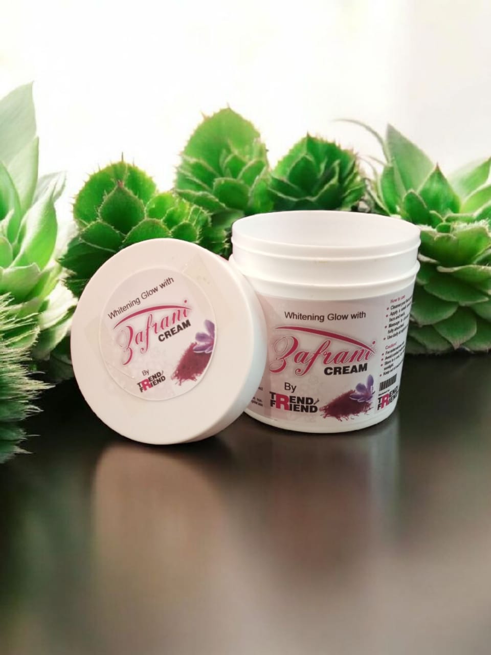 Glow & White Zafraani Korean whitening Gold Cream